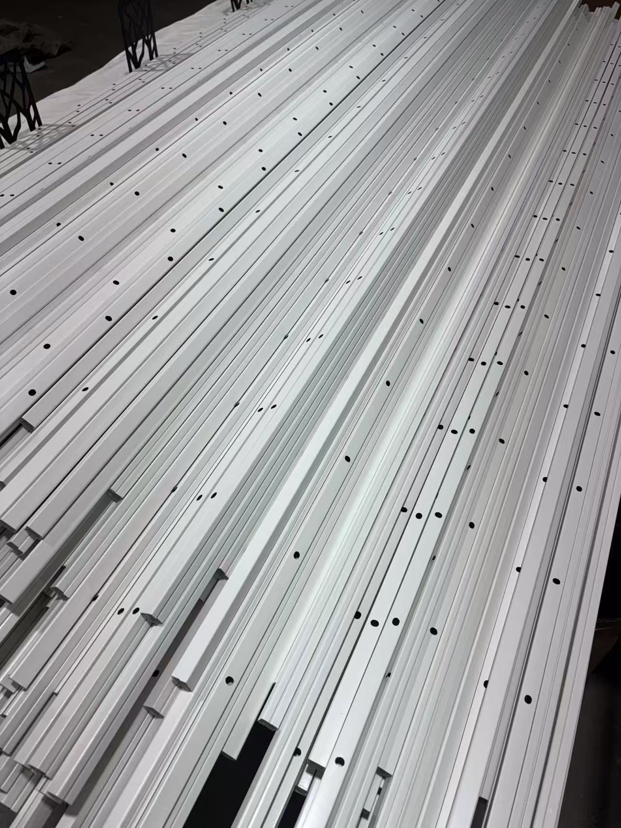 Cable Duct Includes Cover 1400mm 16x16 Cable Duct Includes Cover 1400mm 16x16